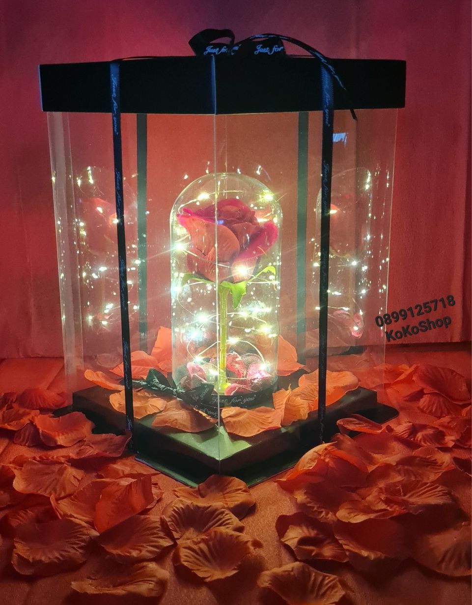 Вечна роза в стъкленица с LED светлини/Роза в луксозна кутия