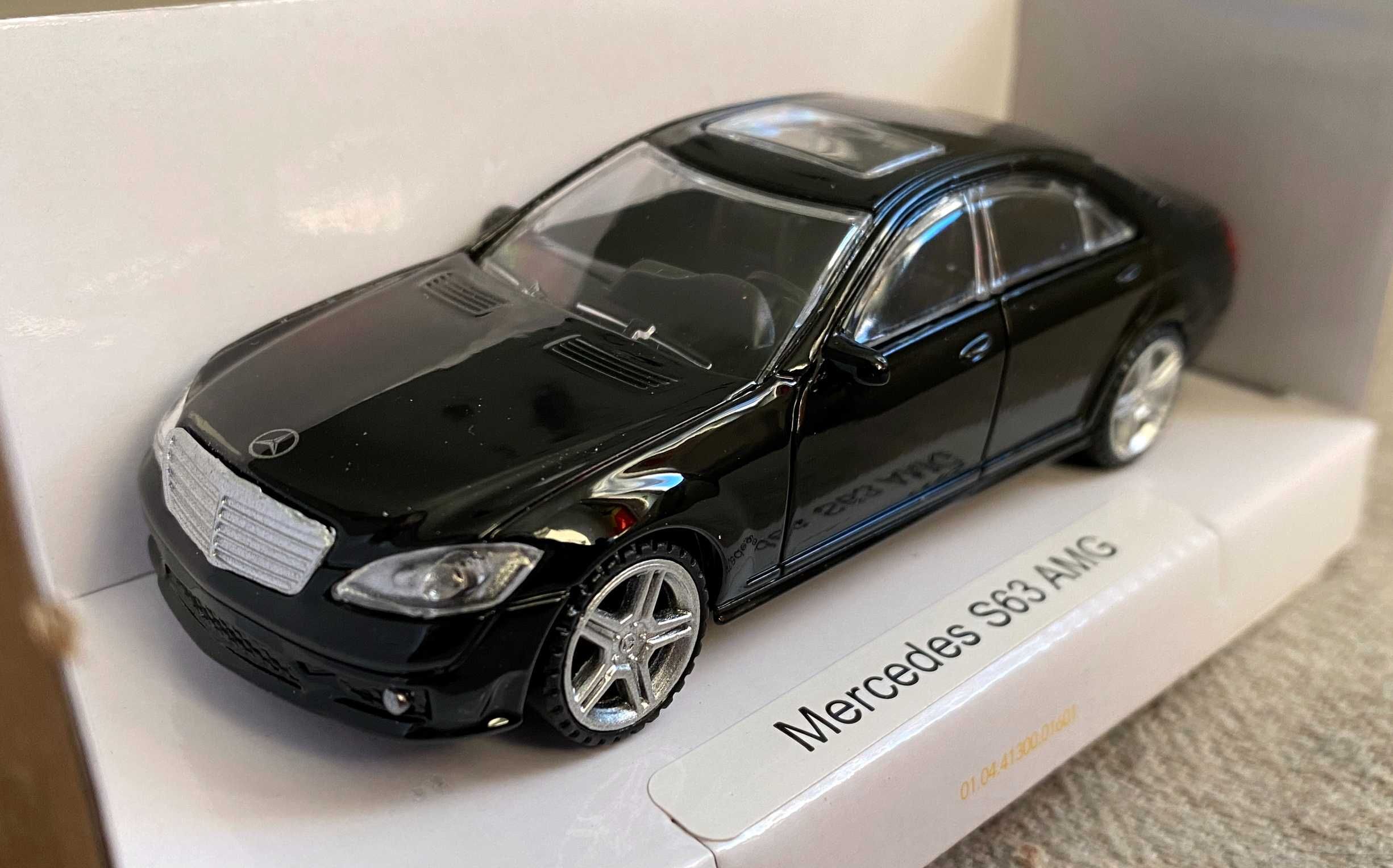 Macheta masinuta Mercedes-Benz S 63 AMG scara 1 43 metal neagra - noua