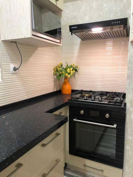 м.Ойбек Ц-7 пос.Юж.Кореи  1(2)-комн 2/9 45 м² ремонт меб/тех