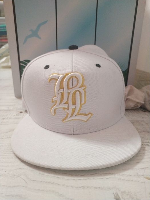 Sapca alba de bombardier