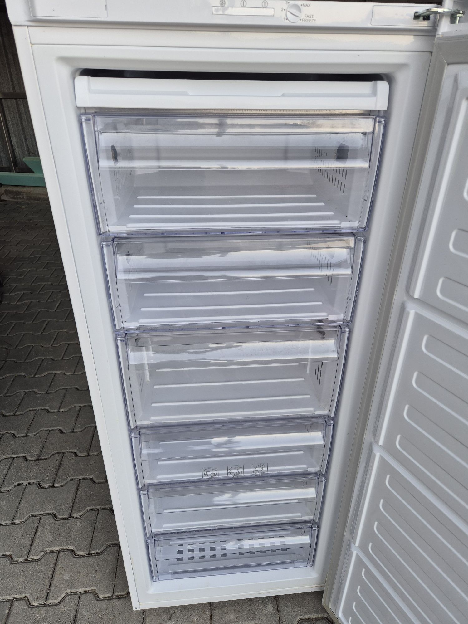 Фризер Beko Rfsa 240 a+215l