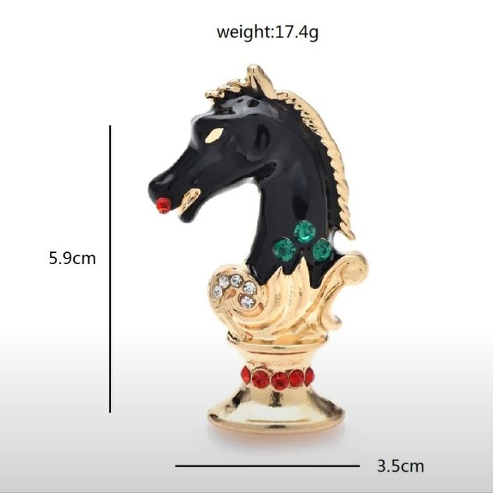 Брошь-символ 2026 года.