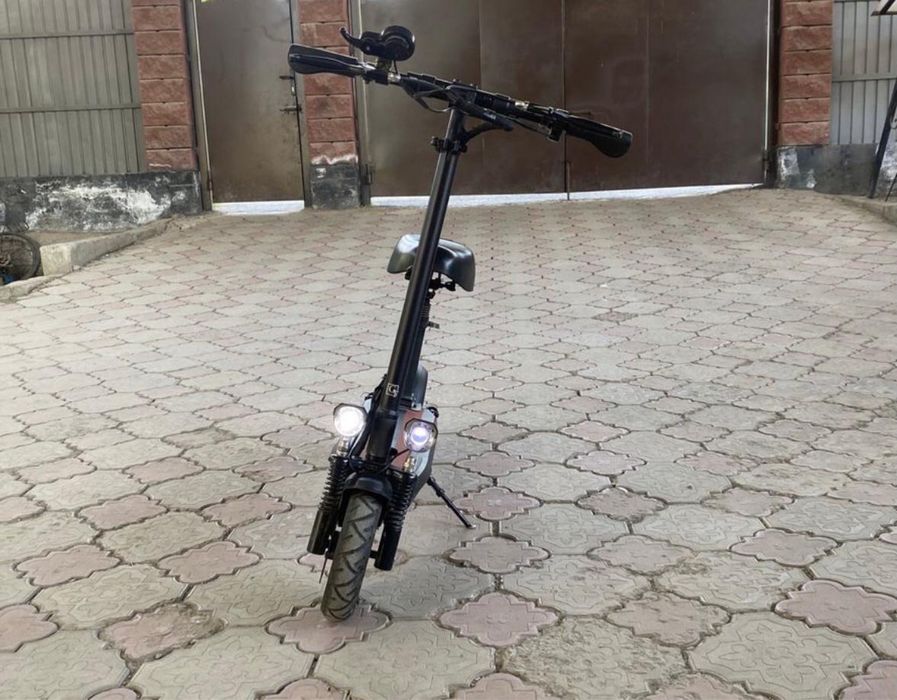 Продам электросамокат