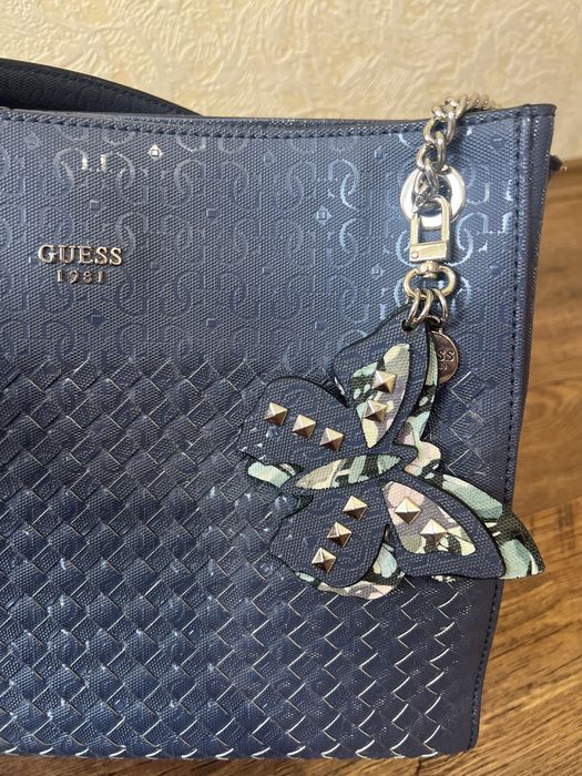 Нова Чанта GUESS