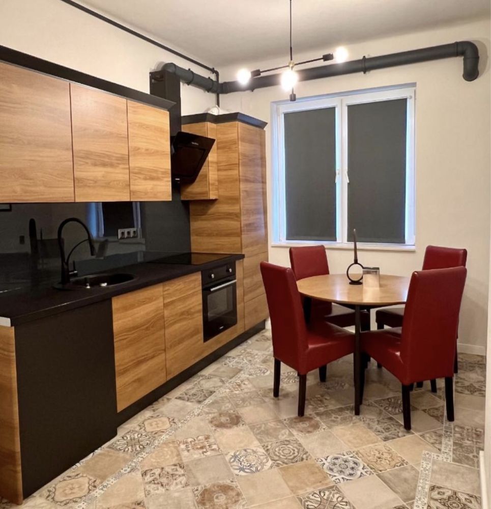 Apartament deosebit etaj 1 / 3 camere