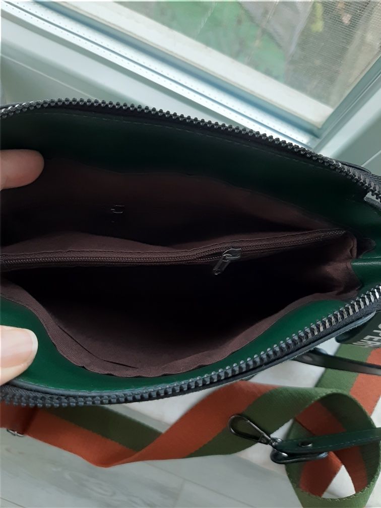 Нова велурена зелена чанта