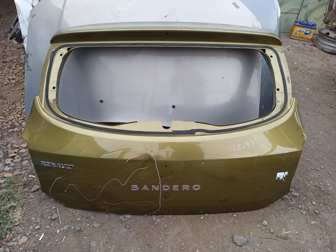 Крышка багажника Renault Sandero 2