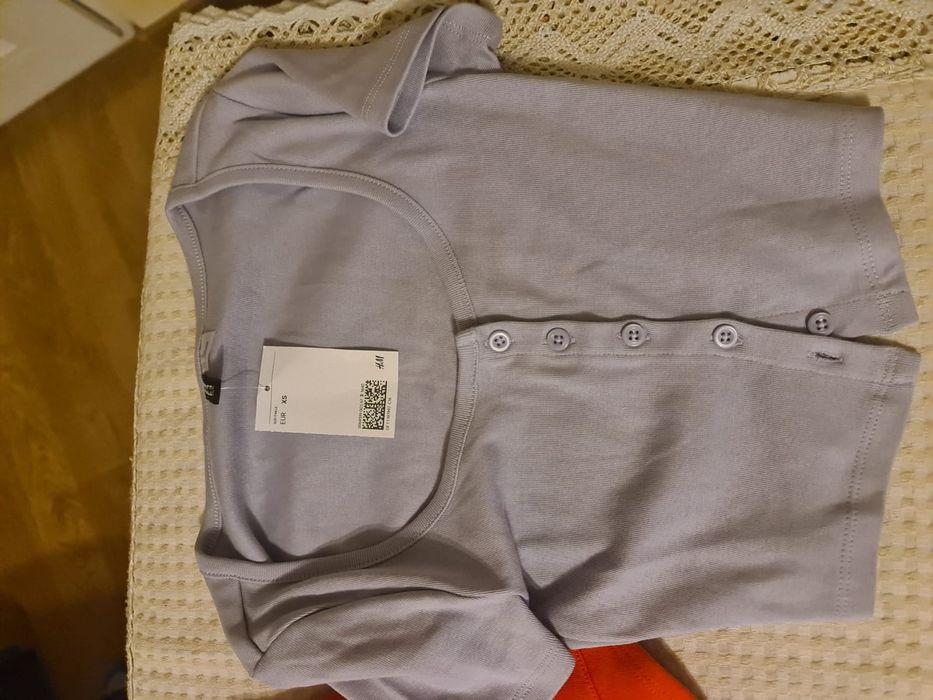 Blugi, pantaloni, dama, noi, mărime XS și S, toate la pret de 50 lei.