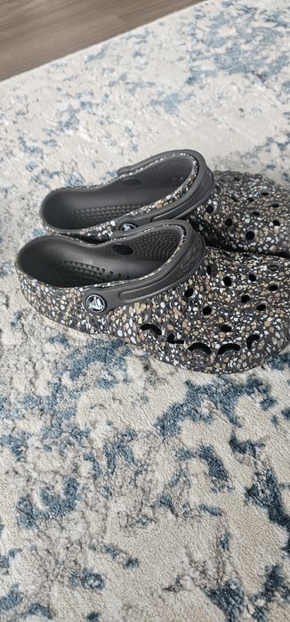Vând crocs copii