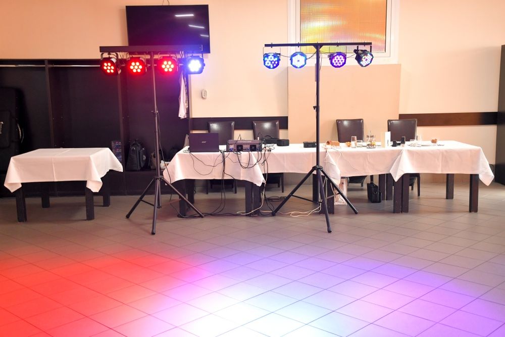 DJ botez 900 RON cameraman nuntă fotograf cununie cabină foto fum dans