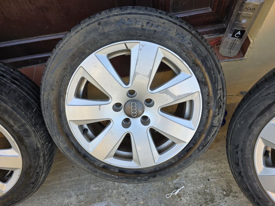 Vând anvelope vara cu jante aliaj Audi A4 B7.