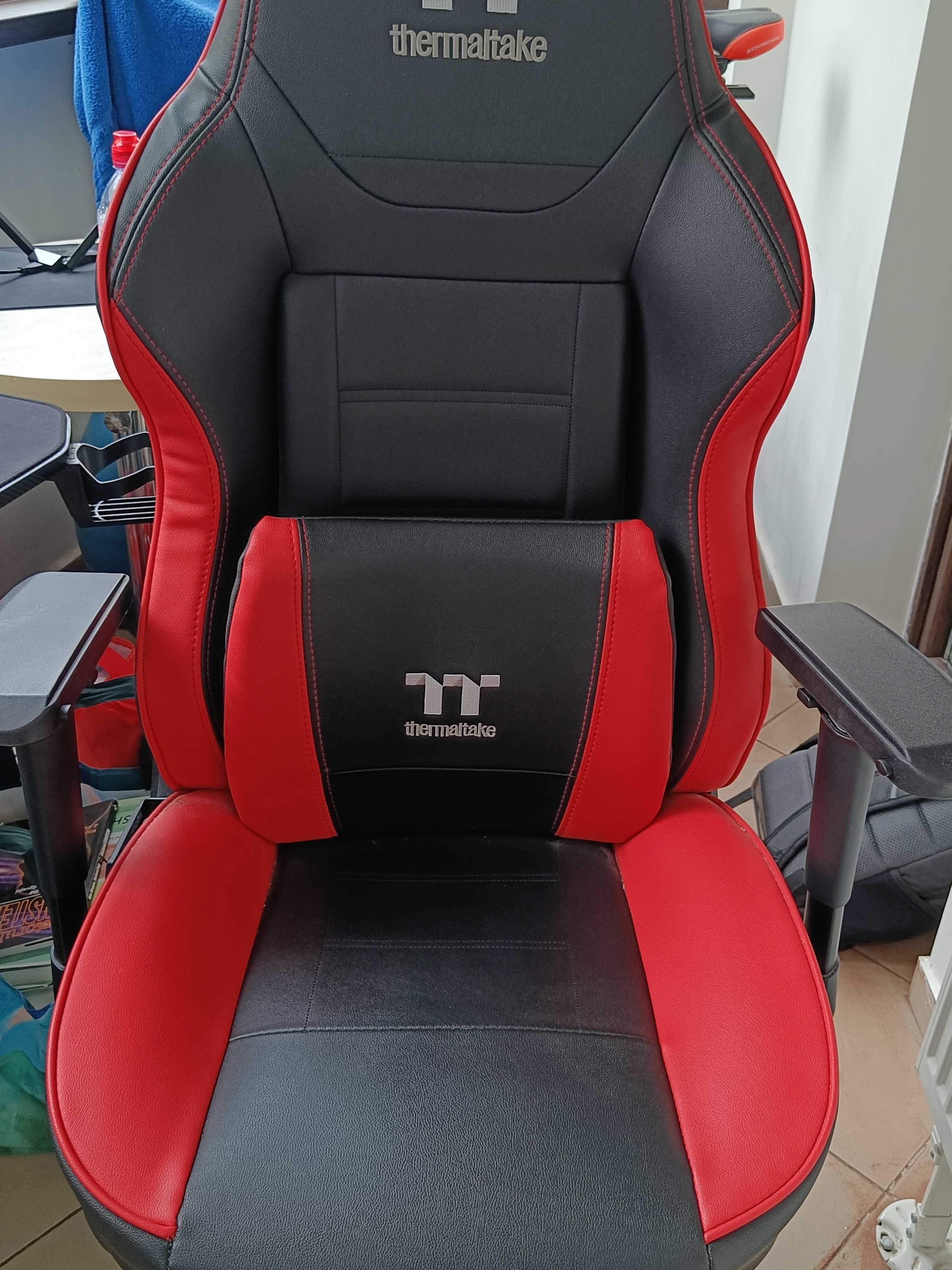 Scaun gaming Tt eSPORTS X Comfort, negru/rosu