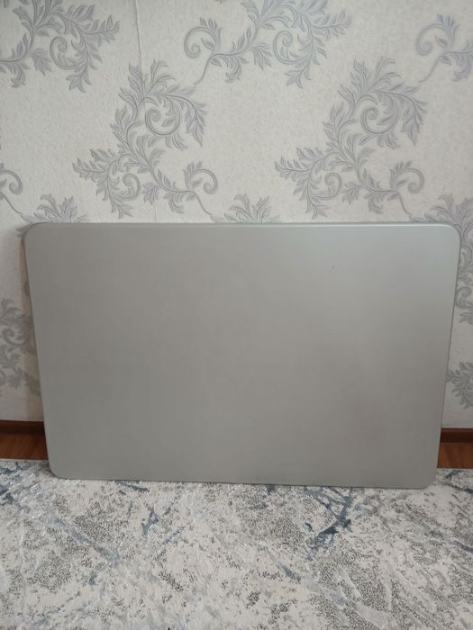 Продаётся кухонный стол СРОЧНО
Кухонный стол. 
В данном моме