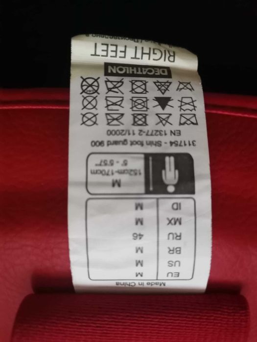 Tibiere si botosei karate albe si rosii