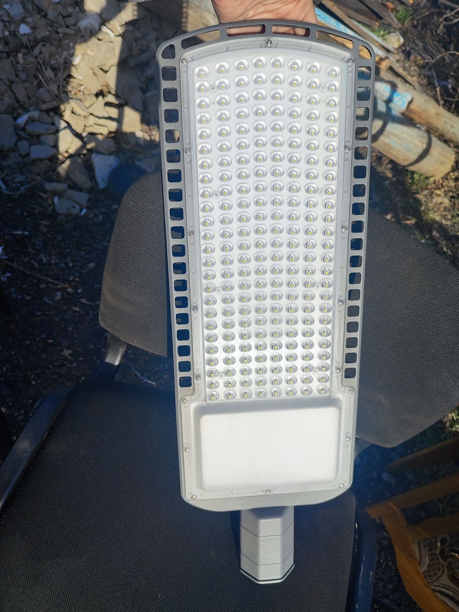 Светодиодный уличный светильник, предназначен для наружного освещения