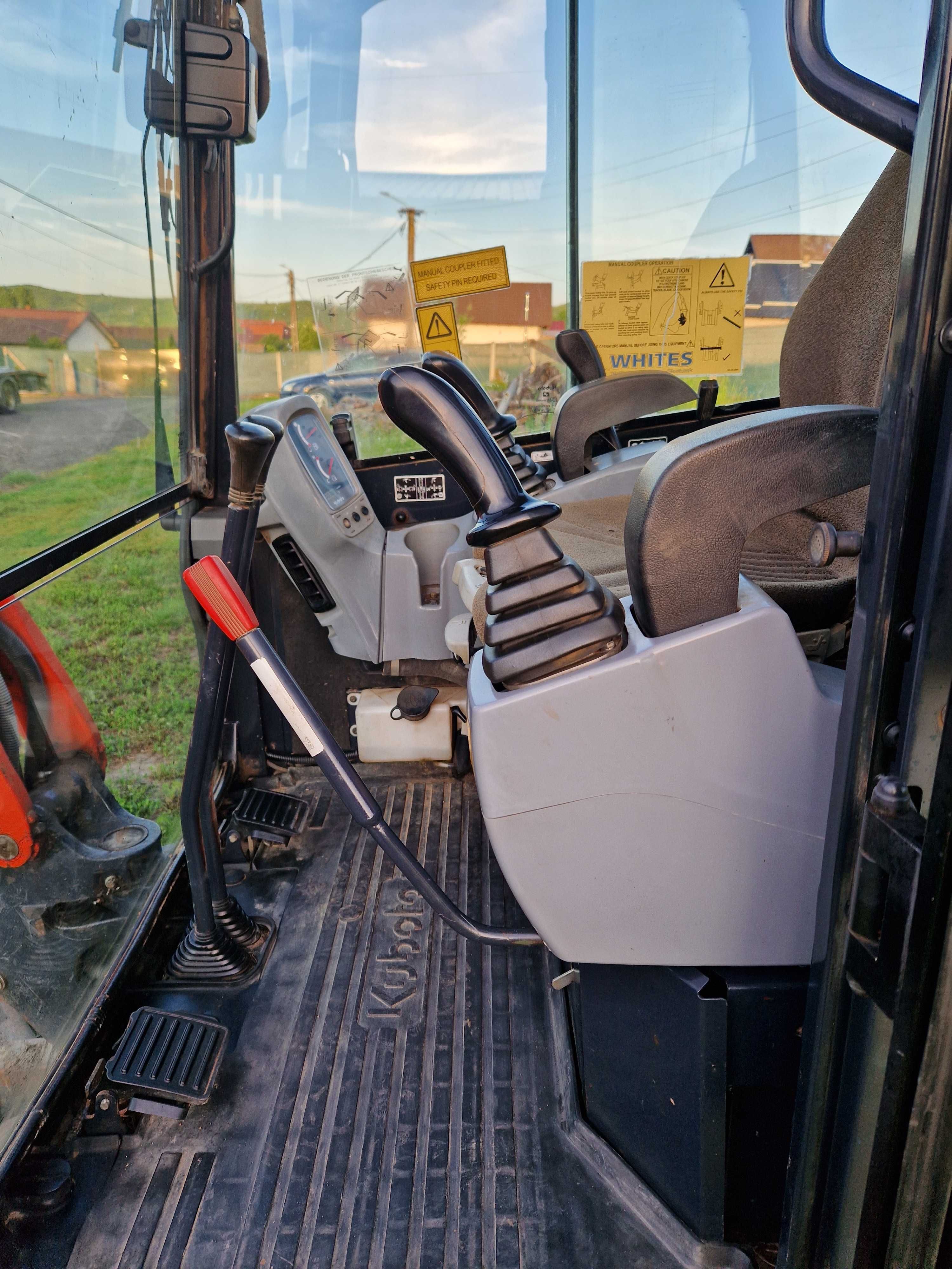 Miniexcavator kubota u27-4