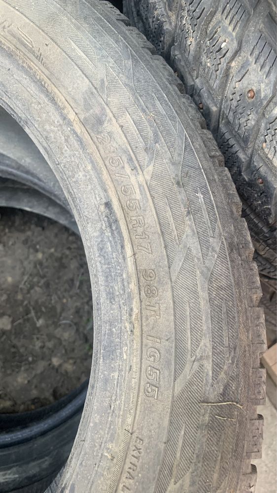 Зимние шипованные шины Yokohama 3шт. 215/55/R17