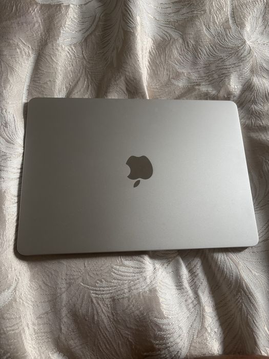 Macbook Air M2 (8/256)