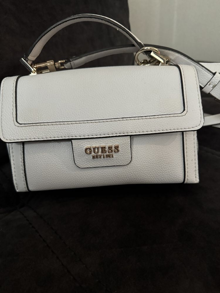 Дамска чанта Guess