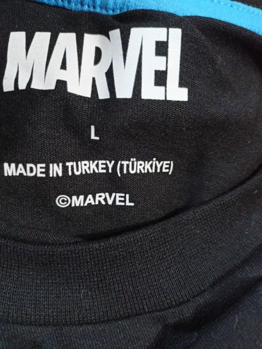 Две одинаковые  новые майки черного цвета , новые L