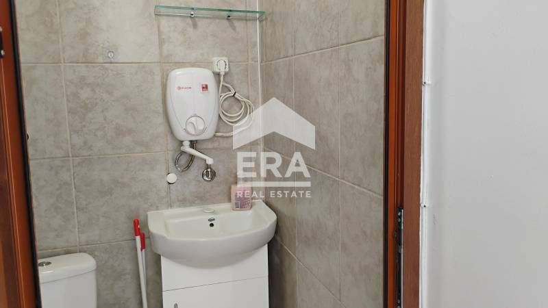Дава се под наем Офис в Варна, Погреби - 15 кв.м за 153 € - Снимка #1