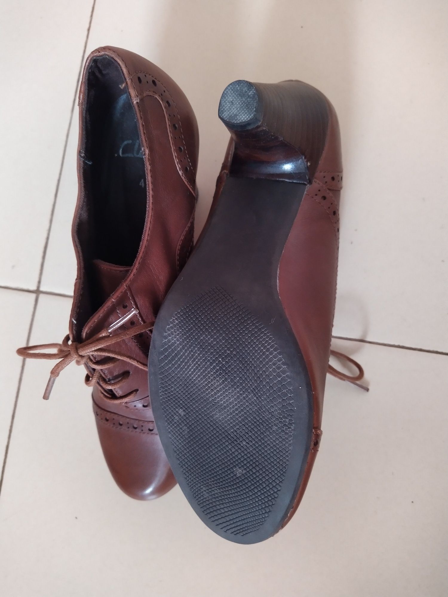 Clarks кафяви кожени обувки с ток UK 4, 37