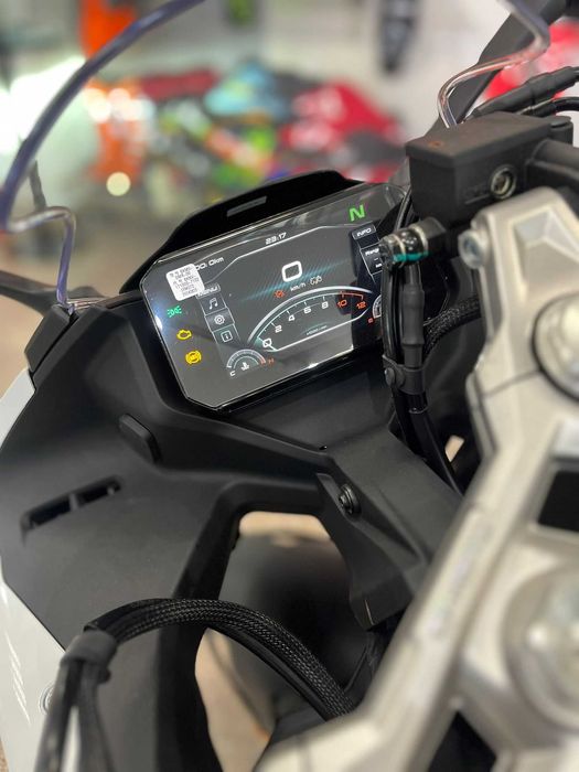 Motocicleta sport incepatori, CFMOTO 300SR ABS