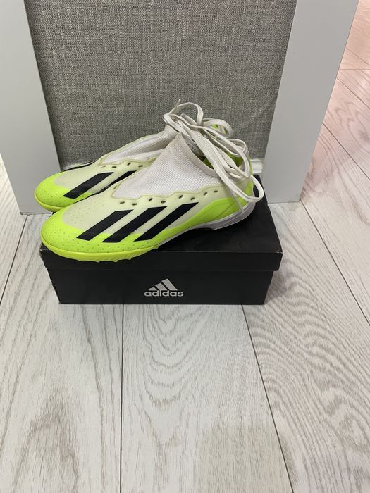 Продам бутсы adidas размер 36-36,5