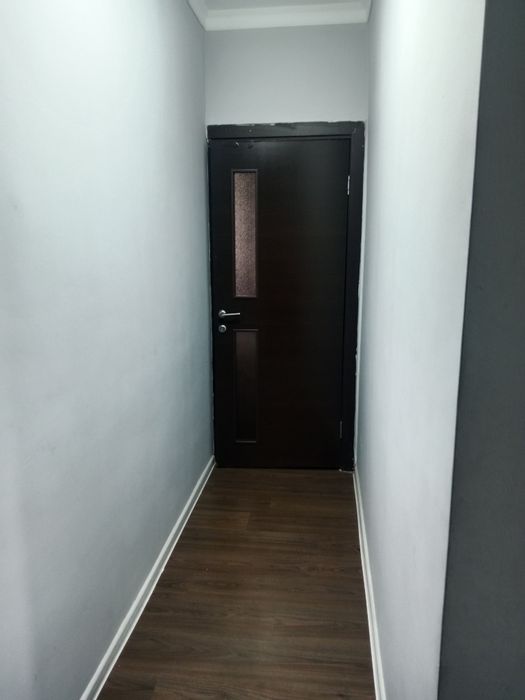 7qavatli turarjoy xonadonidan 5-qavati zudlik bilan sotiladi.