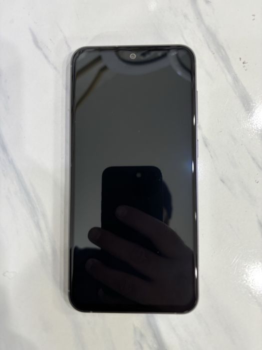 Samsung S23FE 256g в хорошем состояний коробка есть зашитное стекло