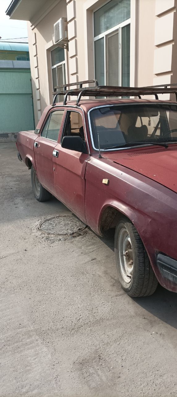 sotiladi Volga 3129