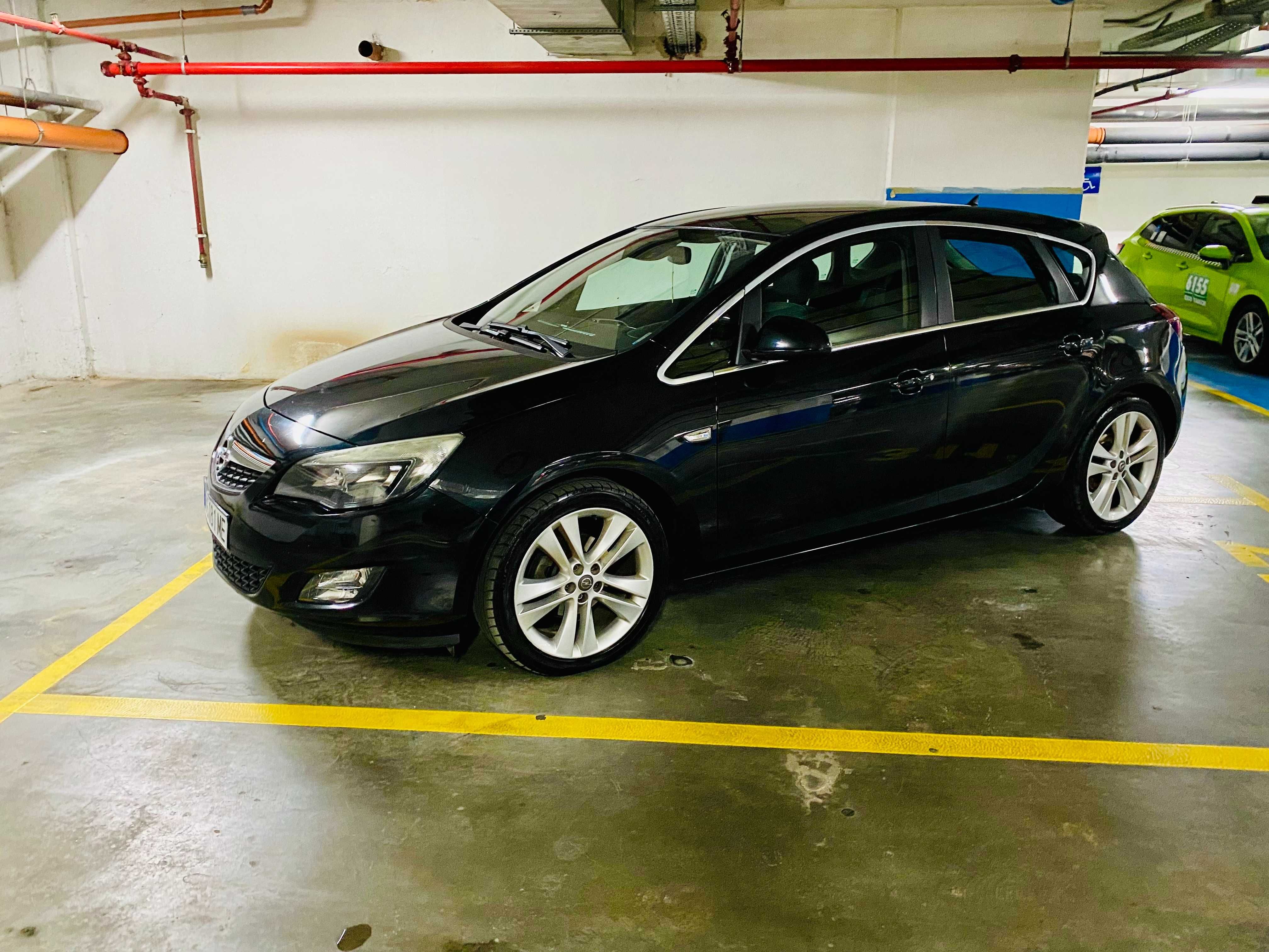 Opel Astra 1.4i Turbo VVT, 140кс, 2011, Обслужен