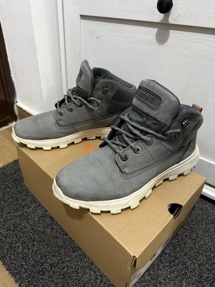 Incaltaminte Timberland mid-low