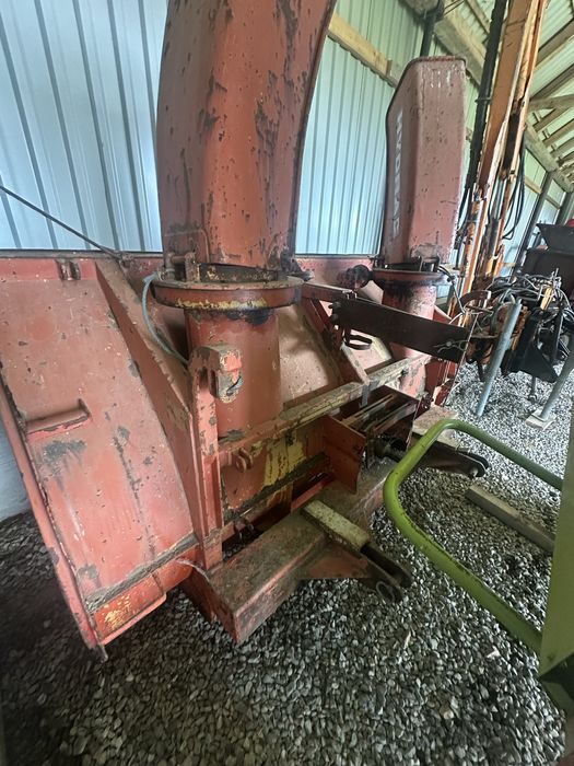 Vând sărăriță + freză de zăpadă pentru tractor