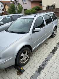 Vand golf 4  pentru piese. Motorul e stricat