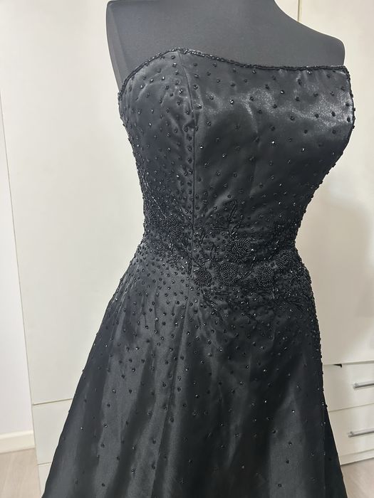 Rochie eleganta seara, stare foarte buna.