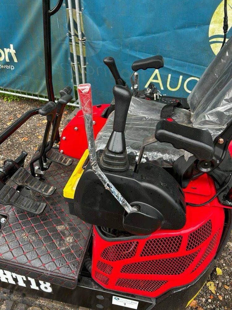 Miniexcavator Beartrac HT18, motor Kubota (si inchiriere)