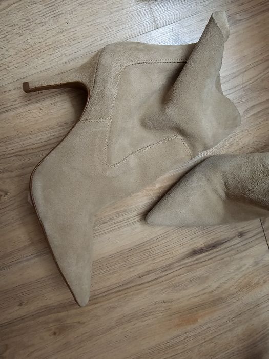 Zara reserved 40 естествен велур бежави