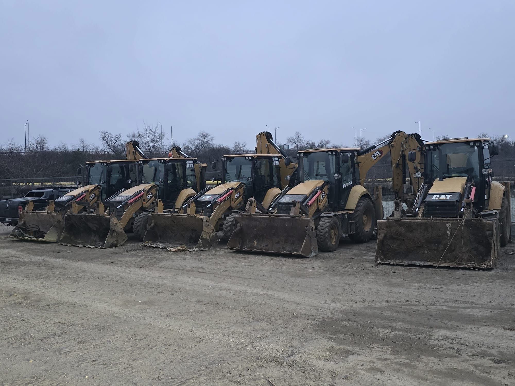 Închirieri Buldoexcavator,Camioane 8x4,Utilaje