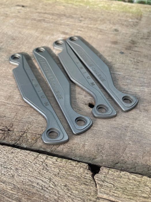 Plasele,Scales Titanium leatherman charge tti