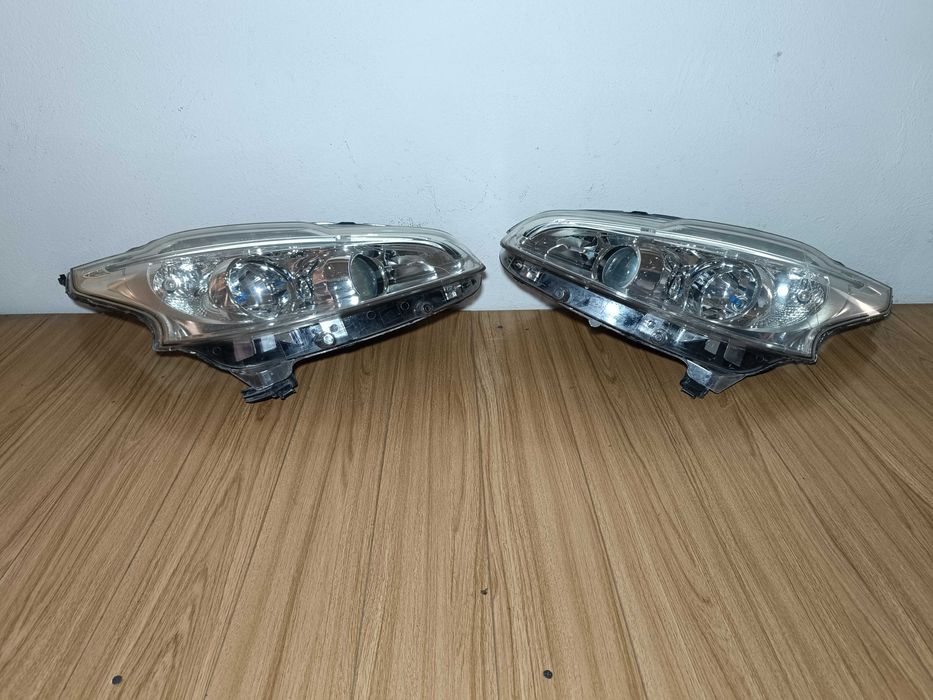 Фары 2шт Peugeot 208 Пежо Дорест 12-19г Оригинал Б/У Передние
