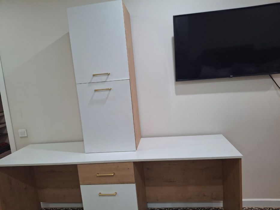 Продается офисный столик новый срочно