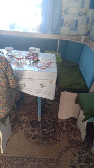 Продам холодильник и гарнитурр