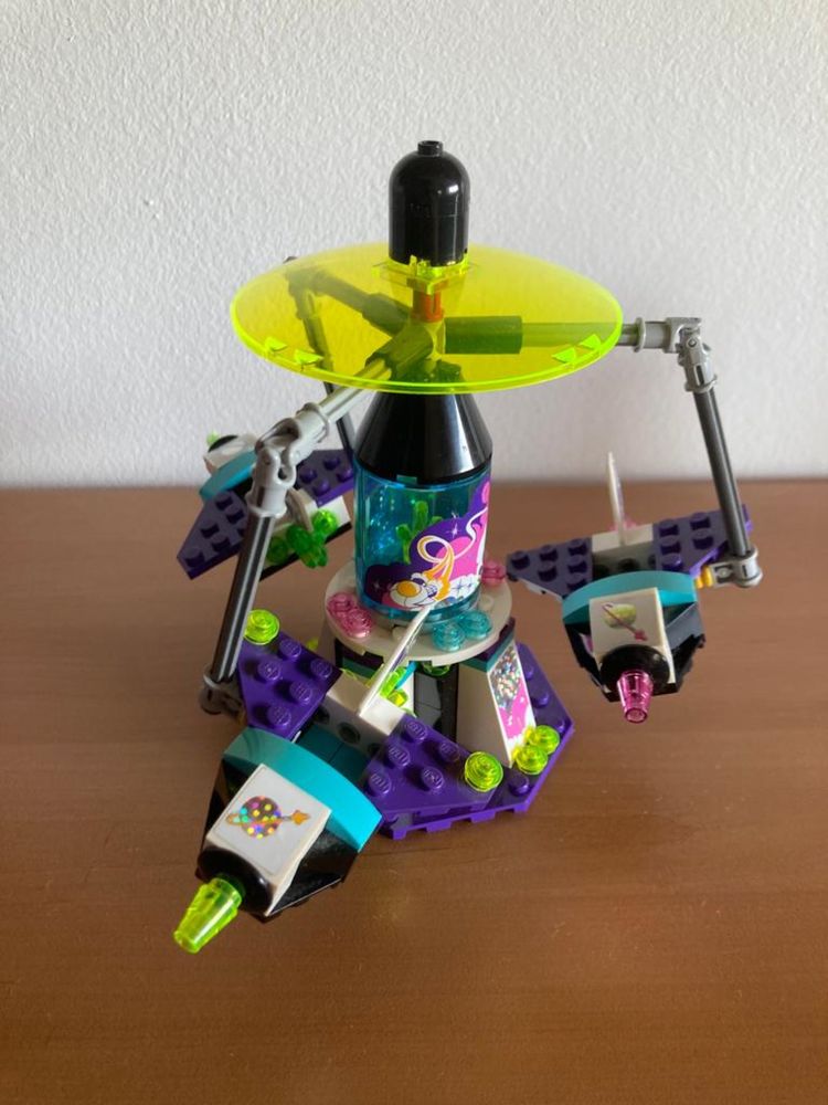 Lego Friends parcul de distracții cu tematică spațială