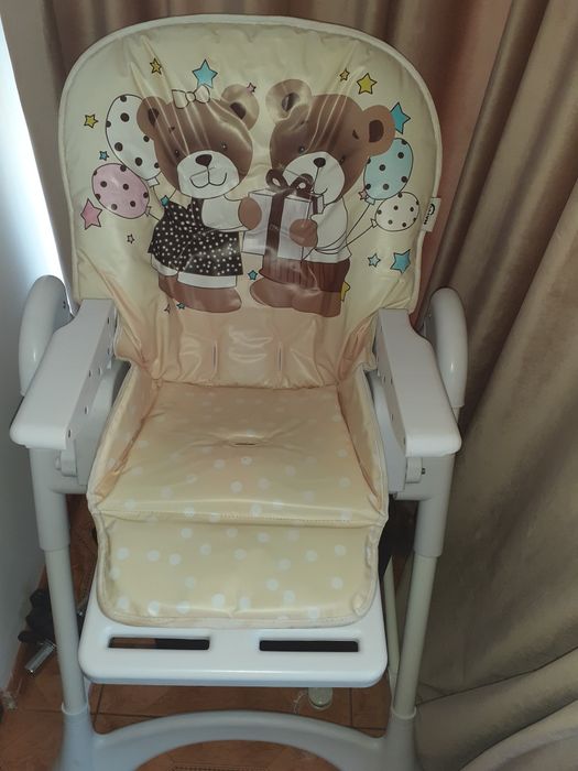 Vând pătuț+saltea cocos,masă bebe