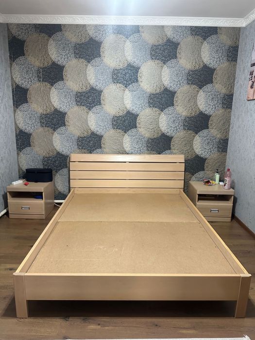 кровать двуспальная дерево