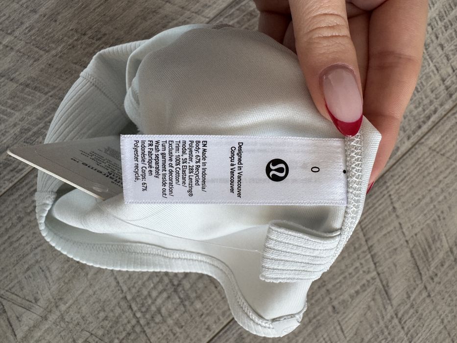 Lululemon потник.