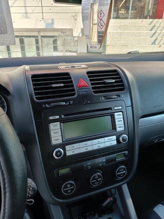 Vând volkswagen jetta
