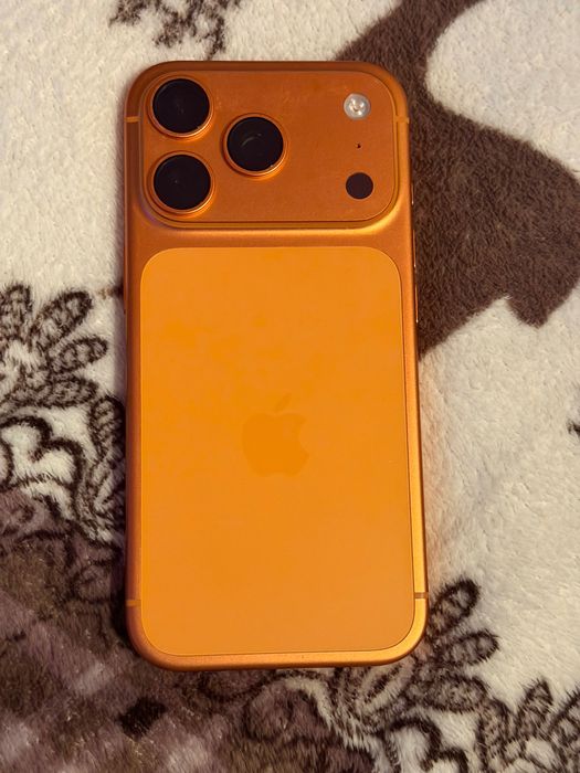 iPhone 17 Pro nou în cutie