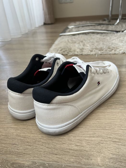 Бели кецове Tommy Hilfiger 42 номер